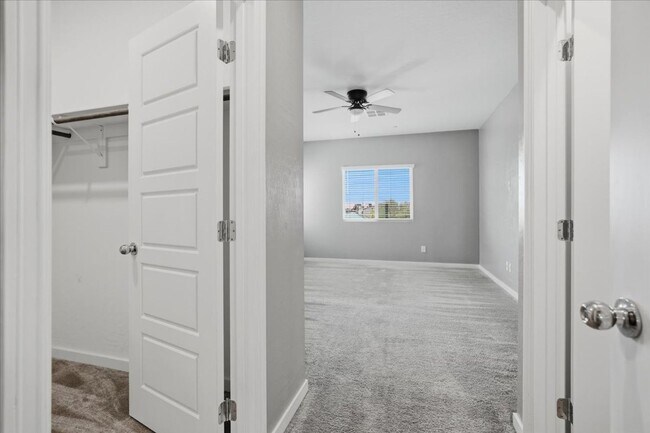 Building Photo - 6510 Silver Estates St