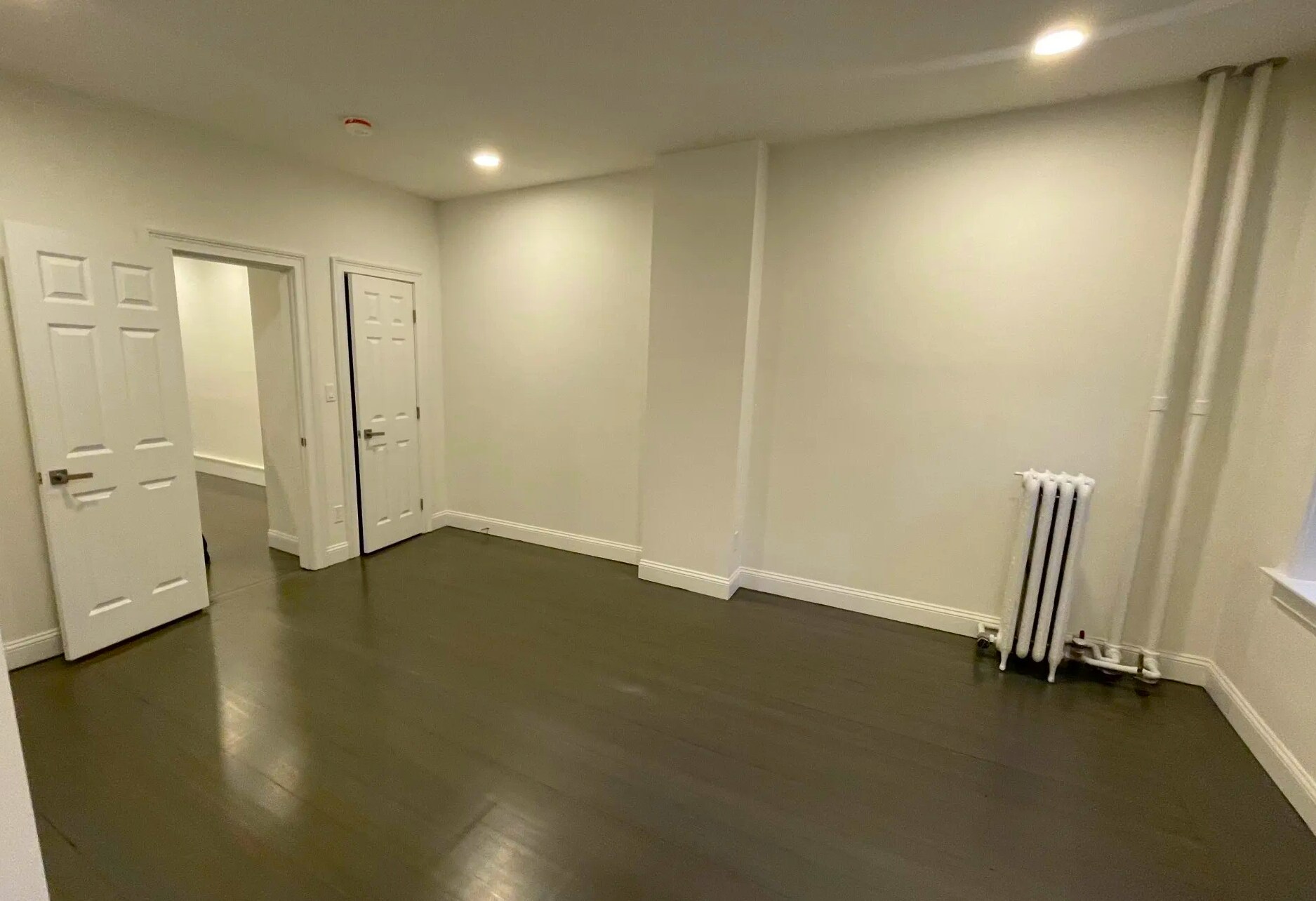 Building Photo - 16 Temple St