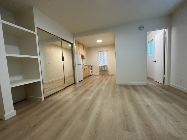 Building Photo - 5541 Laurel Canyon Blvd