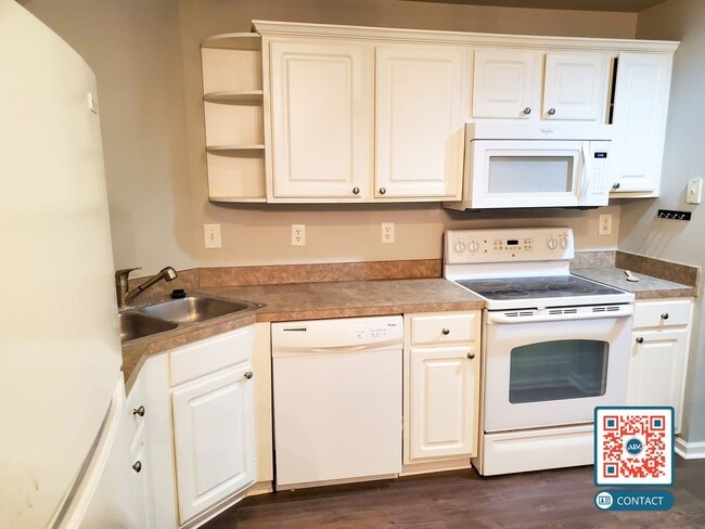 Building Photo - Bright & Spacious Hilton Head Island - Best Location!