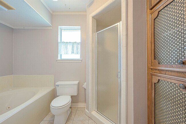 Building Photo - 8706 Tavistock Dr