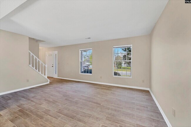 Building Photo - 605 N Donar Dr