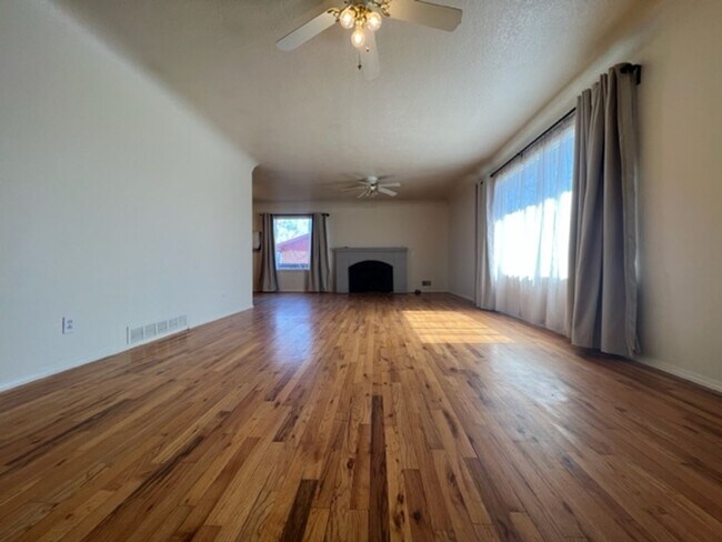 Building Photo - Bi-Level House w/ Massive Backyard, Storage, & Character!