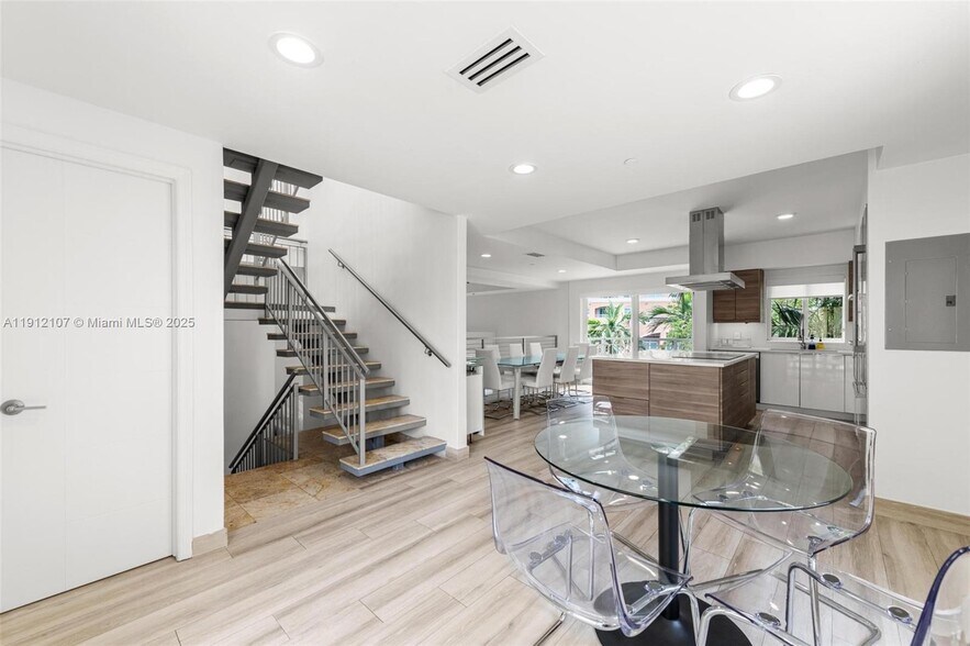 Building Photo - 100 Jefferson Ave