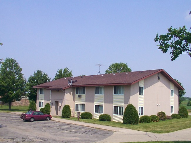 Primary Photo - 402 E Cedar St
