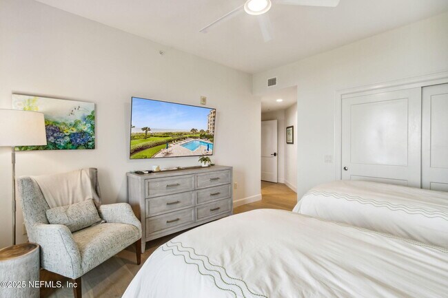 Building Photo - 426 Beachside Pl