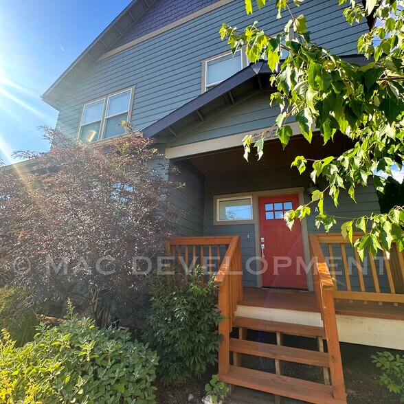 Building Photo - 9105 NE Sacramento St