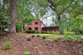 Building Photo - 702 Tam-O-Shanter Blvd