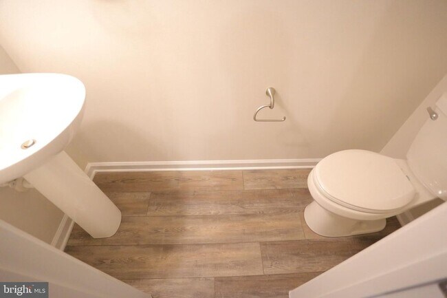 Building Photo - 45132 Kincora Dr