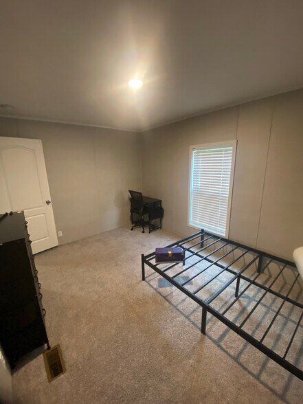 Building Photo - 111 Audubon Ave