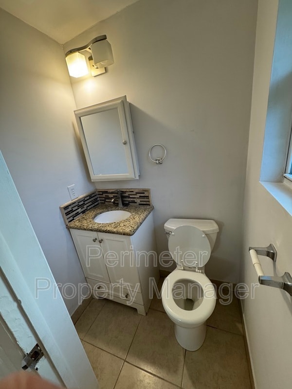 Building Photo - 8215 Cir St S