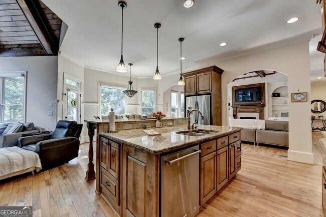 Building Photo - 11037 Estates Cir