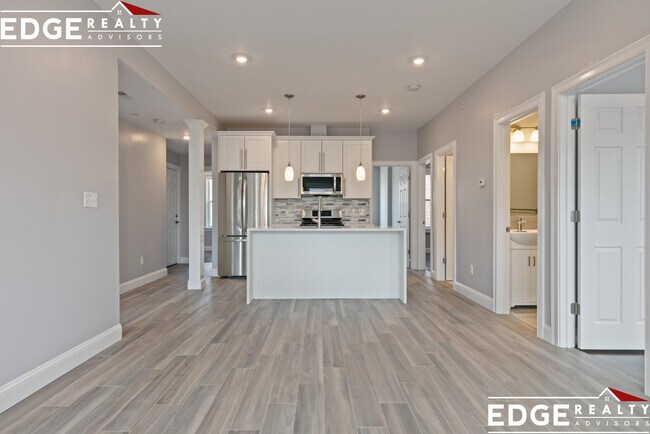 Building Photo - 144 Sutherland Rd