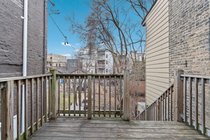 Building Photo - 2619 W Hirsch St