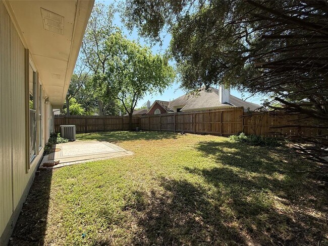 Building Photo - 16910 Pheasant Ridge Dr
