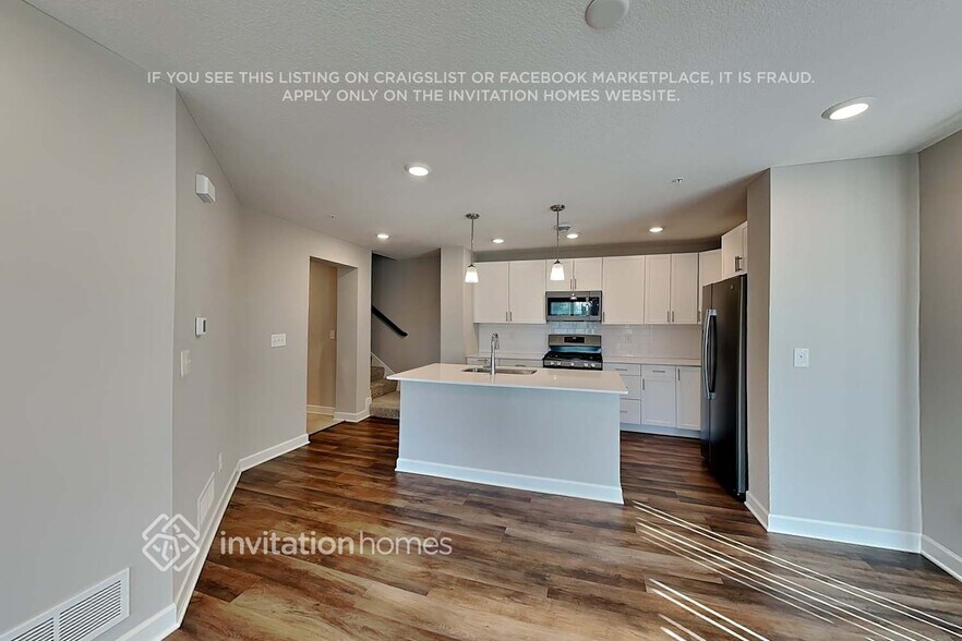 Building Photo - 10916 Zest St NE