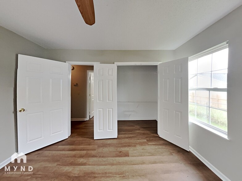 Building Photo - 545 Newell St NW