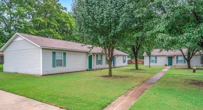 Units A, B, C - 605 College St