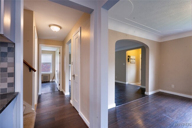 Building Photo - 845 Cleveland Dr
