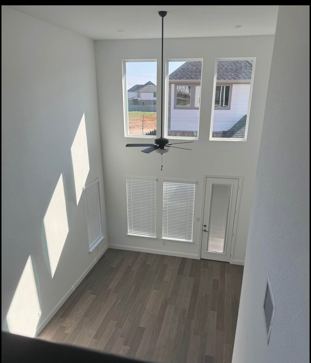 Building Photo - 701 Harmony Trl