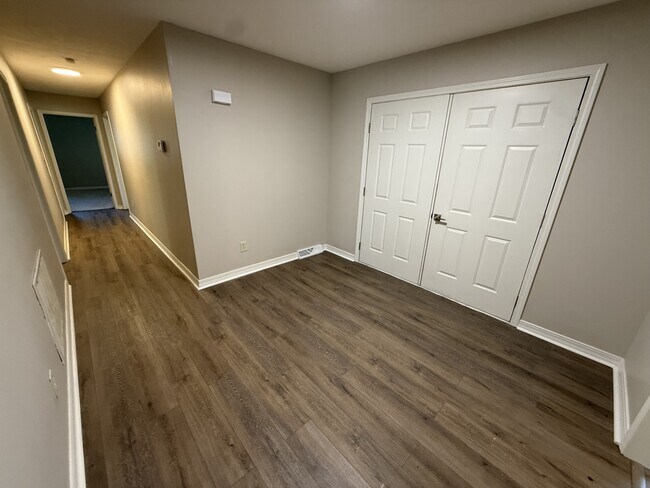 Building Photo - 364 Ridgewood Dr