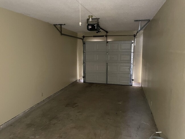 Building Photo - 8685 Northridge Loop