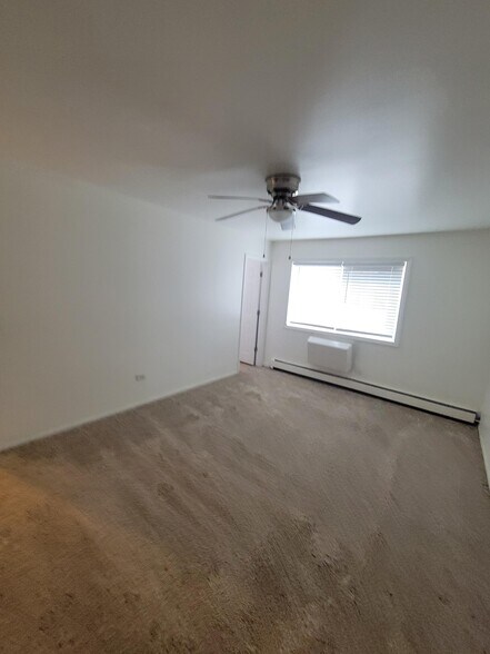 Building Photo - 2214 S Goebbert Rd