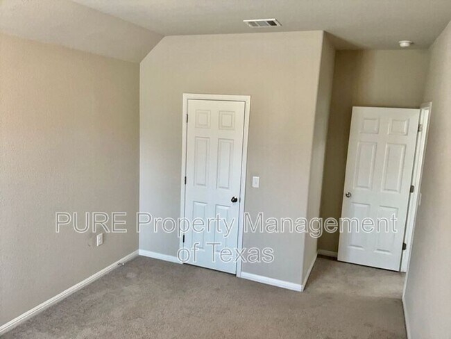 Building Photo - 120 Cloyce Ct