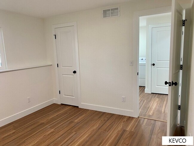 Building Photo - Tastefully Renovated Home!