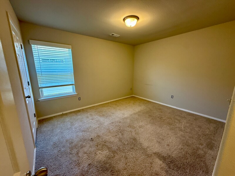 Building Photo - 530 Woodcreek Lp