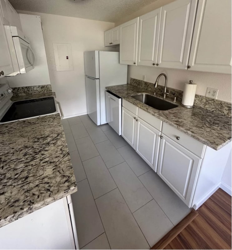 Building Photo - 46-1031-1031 Emepela Wy