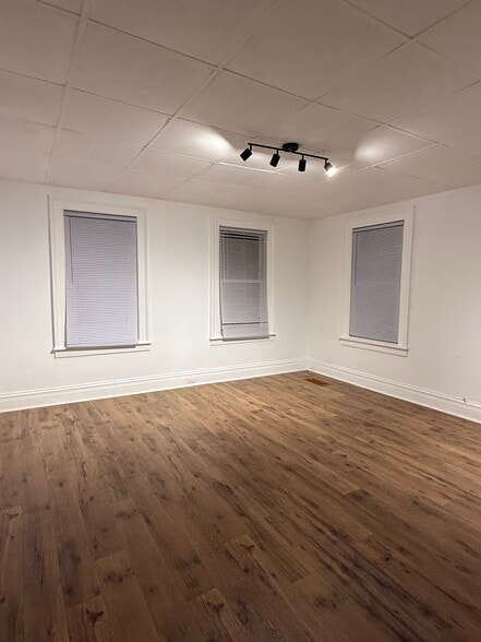 Building Photo - 75 Henry St