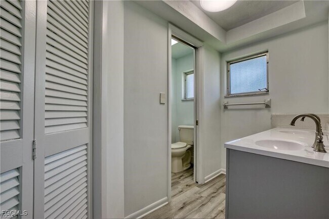 Building Photo - 5330 Nautilus Dr