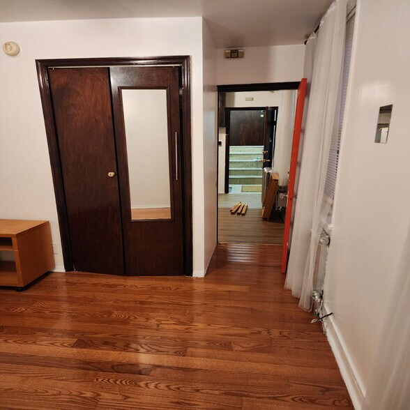 Building Photo - 1025 Christian St