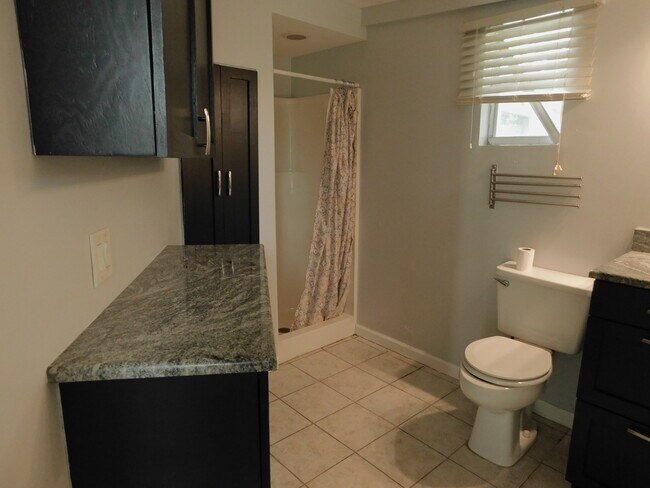 master bath - 4173 Highland Loop