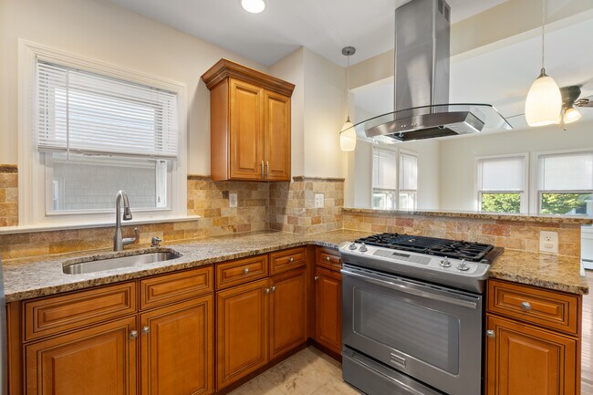 Building Photo - 15 vine street