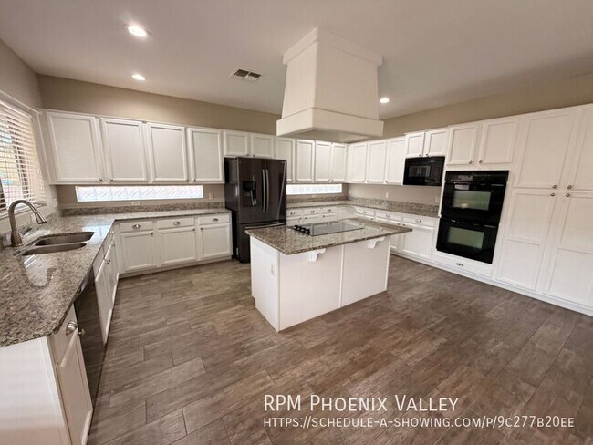 Building Photo - 13313 W Palo Verde Dr