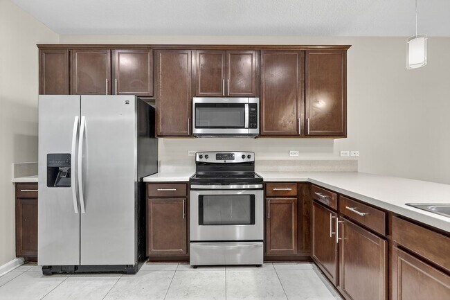 Building Photo - Townhome For Rent