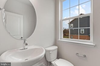 Building Photo - 5225 Manor Park Dr