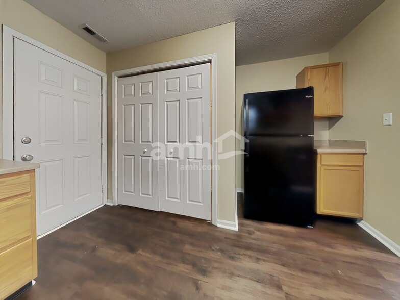 Building Photo - 10293 Clear Sky Dr