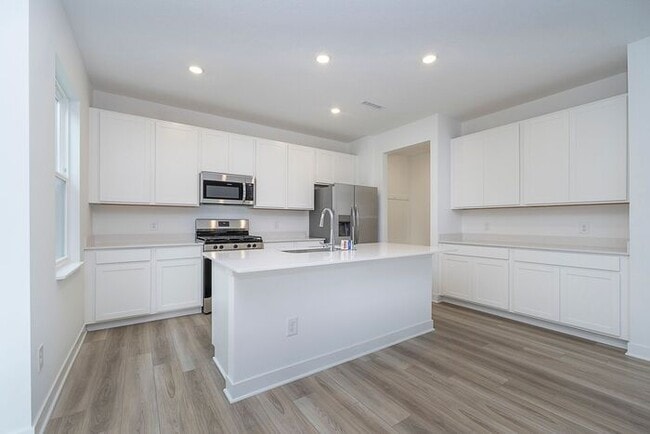 Building Photo - Brand New 5 Bedroom 3 Full Bath in Booming Westfield!