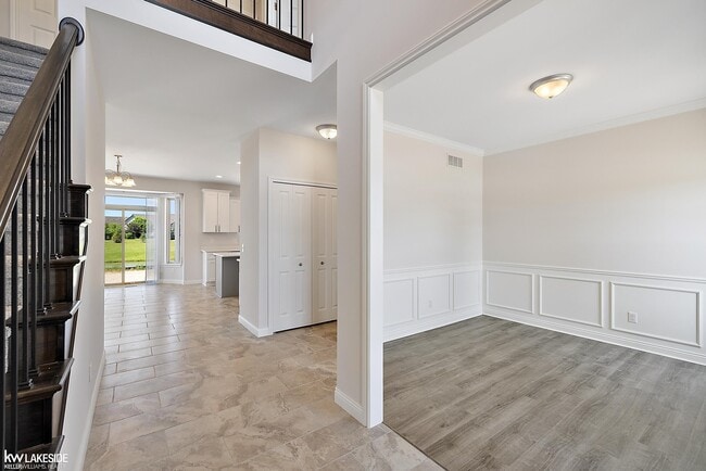 Building Photo - 23827 Shadow Woods Dr