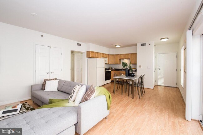 Building Photo - 1030 N 2nd St