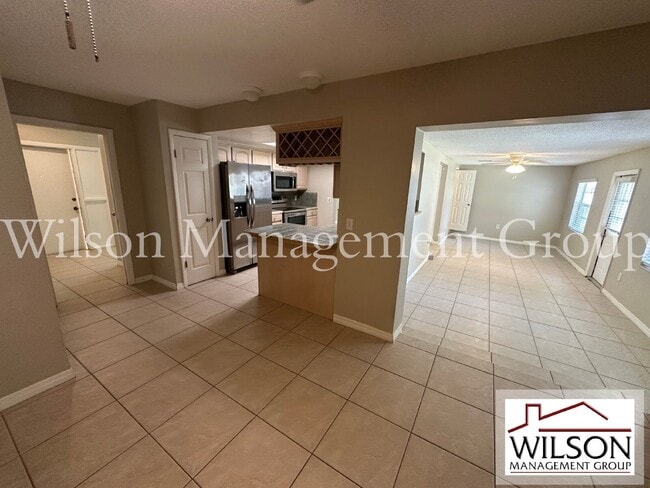 Building Photo - 620 Lakespur Ln