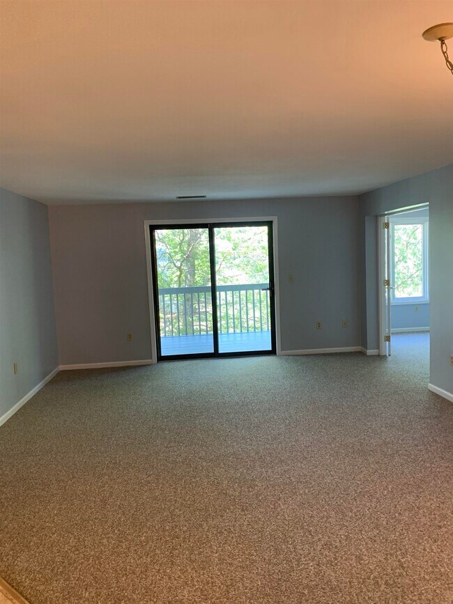 Building Photo - 30 Ledgewood Hills Dr