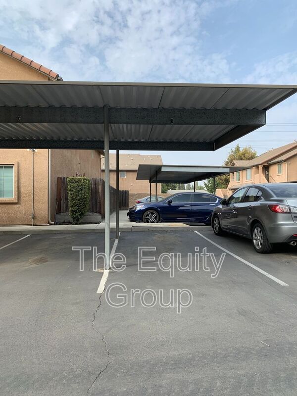 Building Photo - 4233 W Walnut Ave