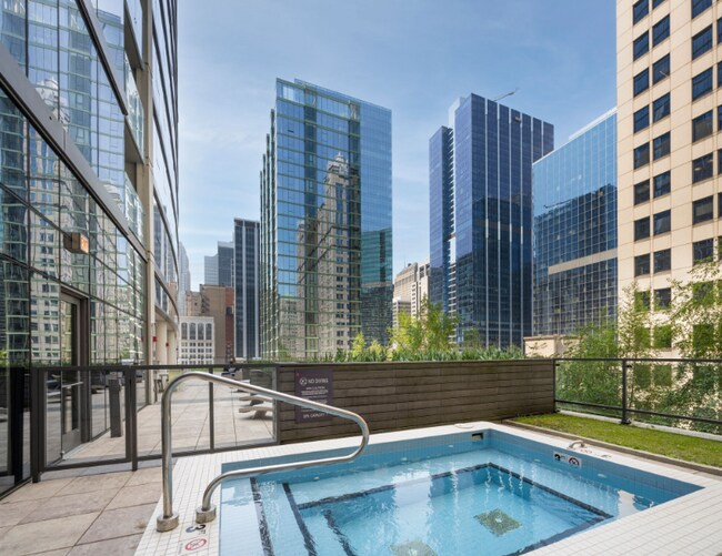 Building Photo - 209 N Wells St
