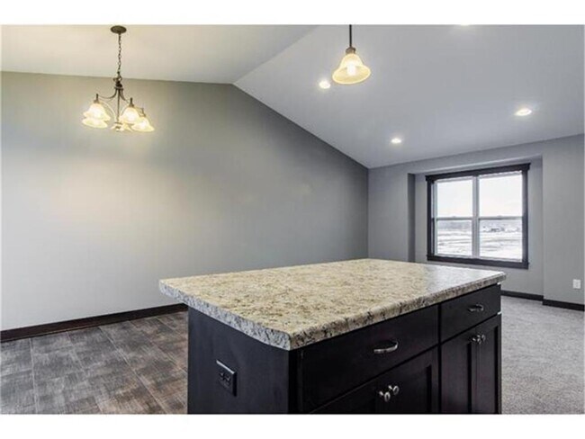 Building Photo - 1025 Pheasant Run