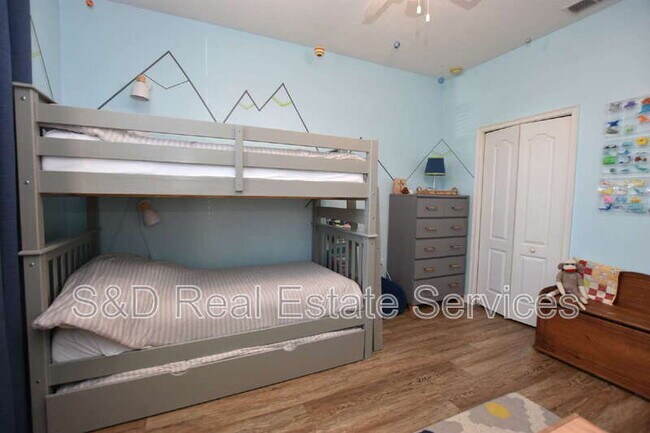 Building Photo - 7061 Heatherbrook Dr