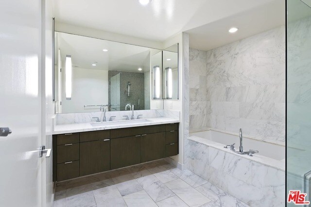 Building Photo - 1705 Ocean Ave